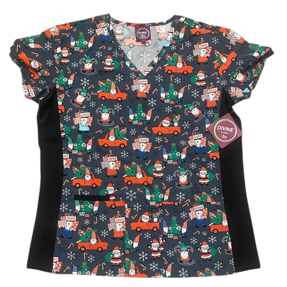 DIVINE SCRUBS Women Holiday Santa‎ Gnome Christmas Tree Car Print Scrub Top M